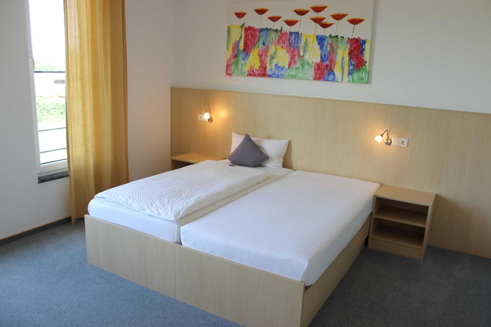 Gaestehaus Zum Wolffenturm Lehrensteinsfeld Room photo